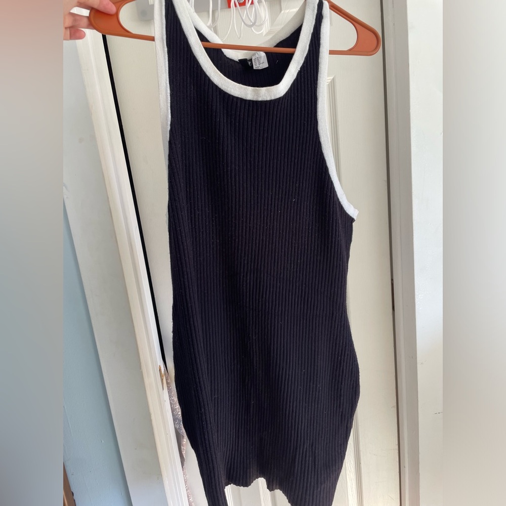 LBD - Picture 3 of 3